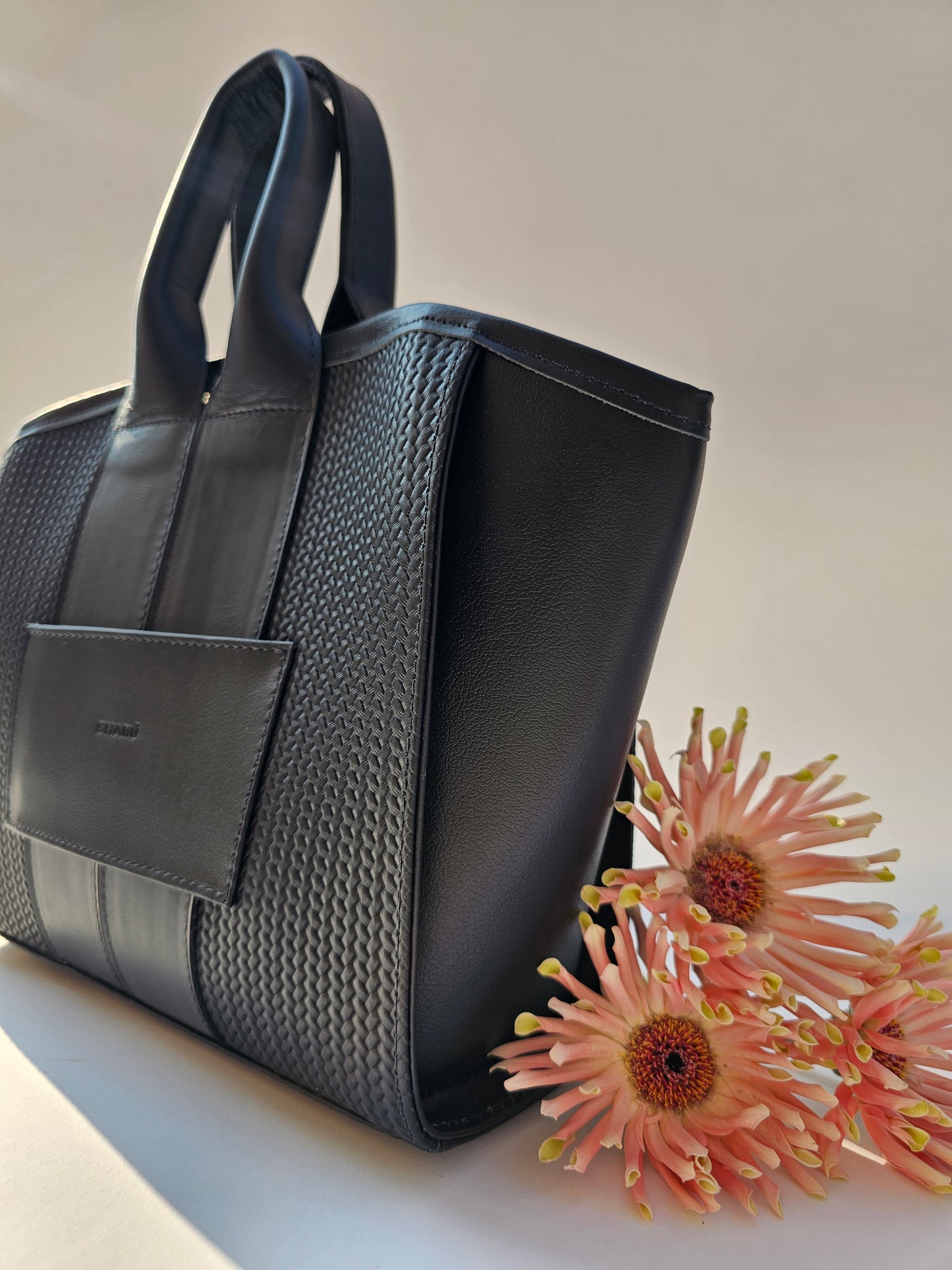 Lore Hand bag